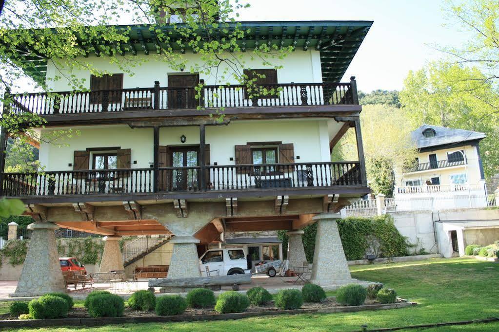 El Horreo Apartment Miraflores de la Sierra Exterior photo